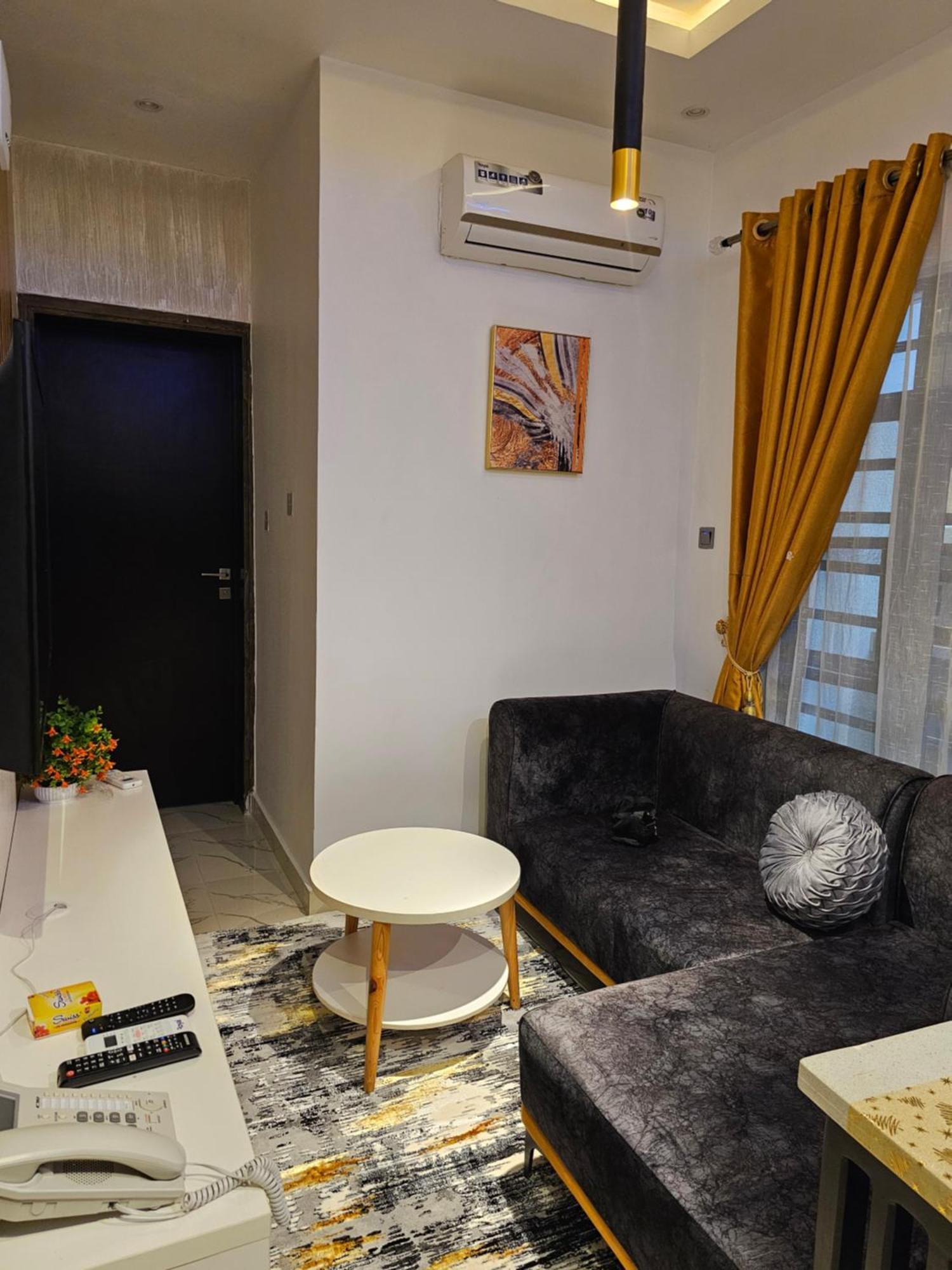 Sapphire Residences By Crystal Magodo Ikeja Bagian luar foto